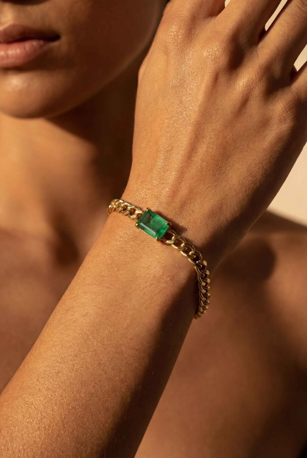 Pulseira em ouro 18k com Esmeralda Verde retangular