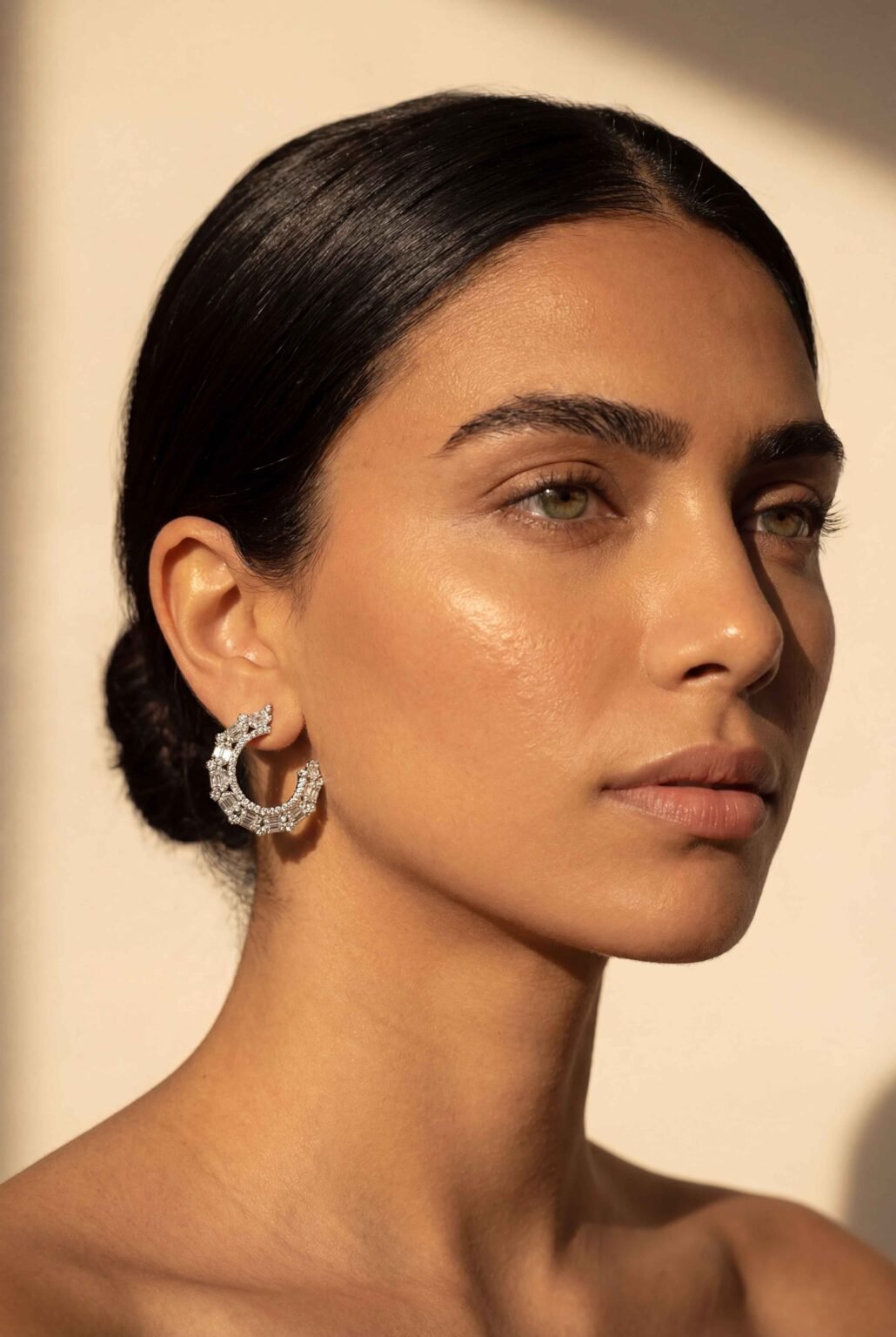 Brinco Argola dupla em ouro branco 18k com brilhantes