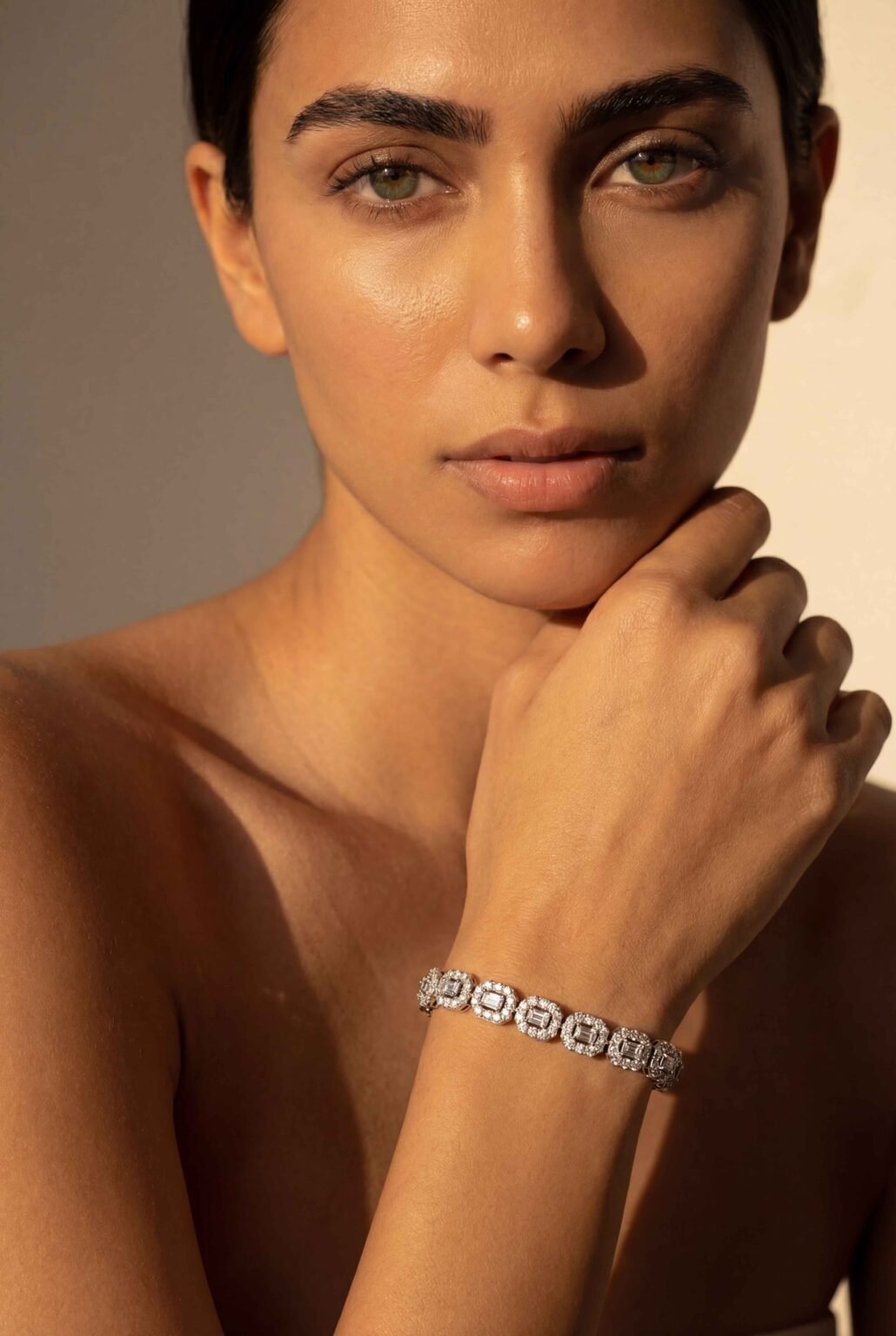 Pulseira em ouro branco 18k com Diamantes Baguete e brilhantes